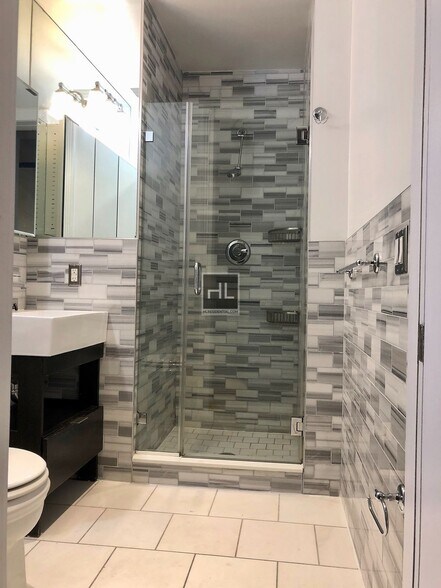 Building Photo - E 100TH ST.