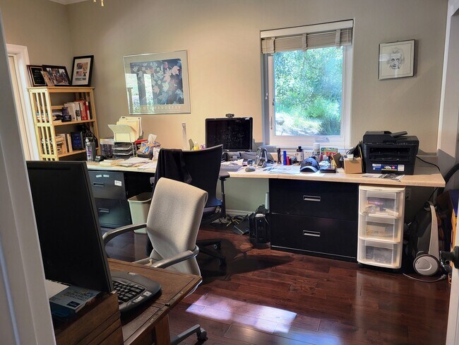 Building Photo - 1879 Fox Bridge Ct