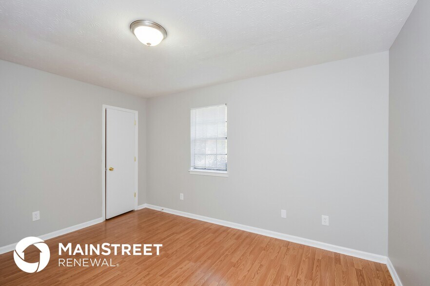 Building Photo - 619 Lakeridge Cir SE