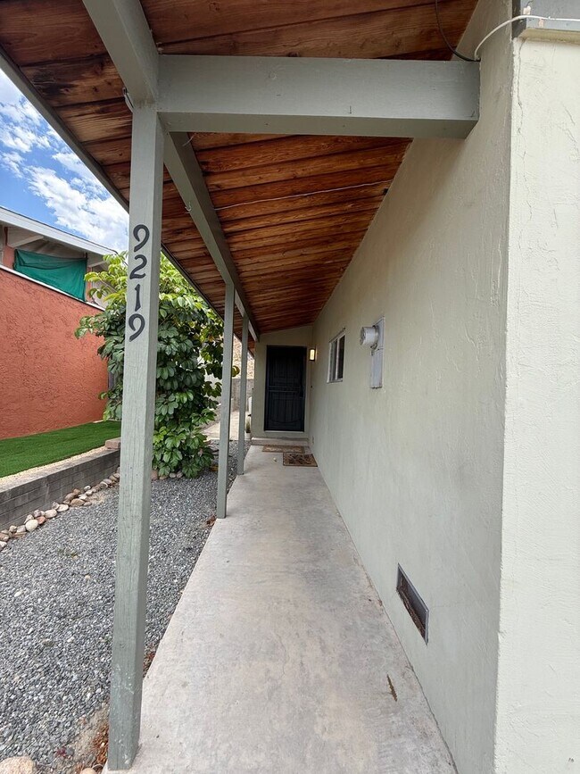 Building Photo - Nice 3 bedroom 1 Bath Home in beautiful Santee