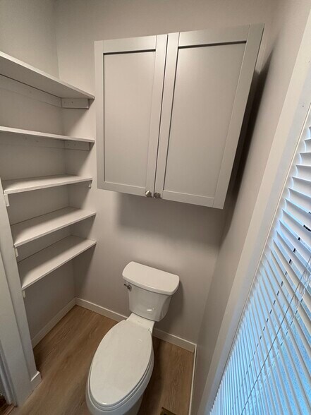 Building Photo - 2413 DuPont Ave S