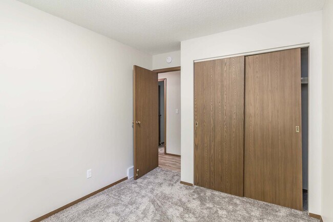 Building Photo - 6700 W 51st St