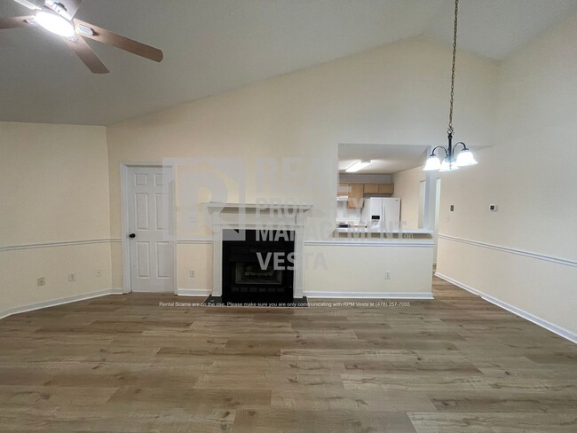 Building Photo - Recently Updated Two Bedroom Townhome in G...