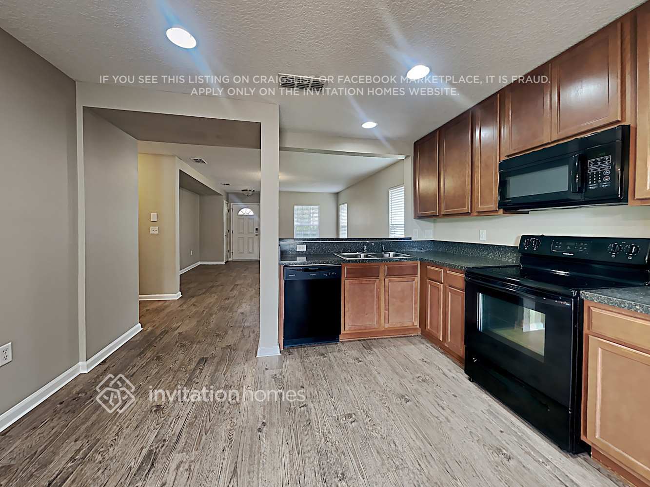 Building Photo - 12563 Pine Marsh Way