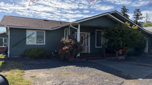 Building Photo - STATUS: AVAILABLE | R297 | $2600