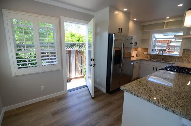 Building Photo - 126 22nd Ave