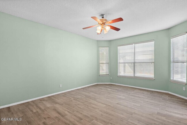 Building Photo - 12733 Tierra Salas Dr