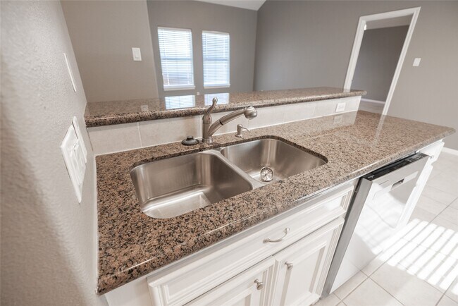 Building Photo - 13165 Snow Ln