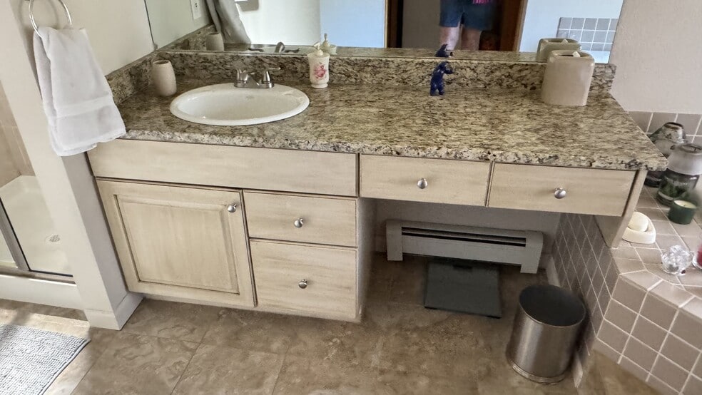 Building Photo - 24728 Foothills Dr N