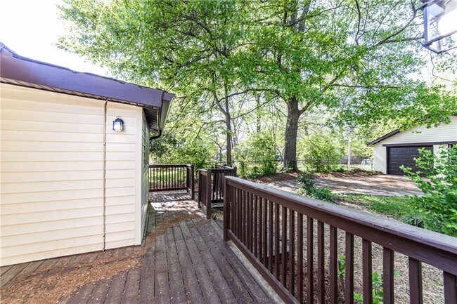 Building Photo - 1029 Katherwood Dr SW