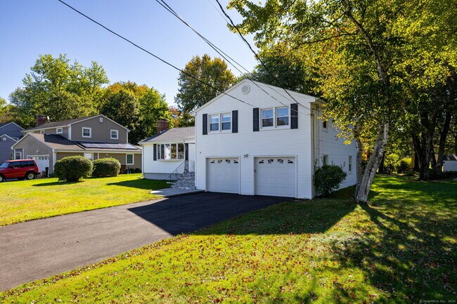 Building Photo - 99 Fuller Dr