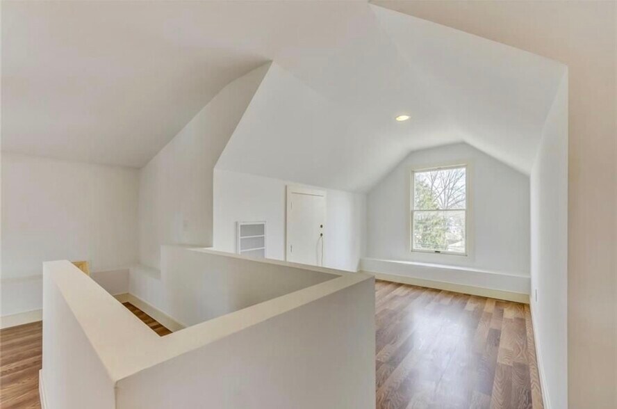 Extra Large Loft - 262 Prospect Ave