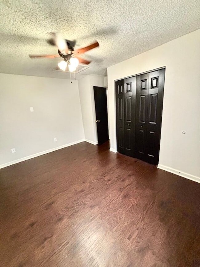 Building Photo - 4721 Samantha Ave