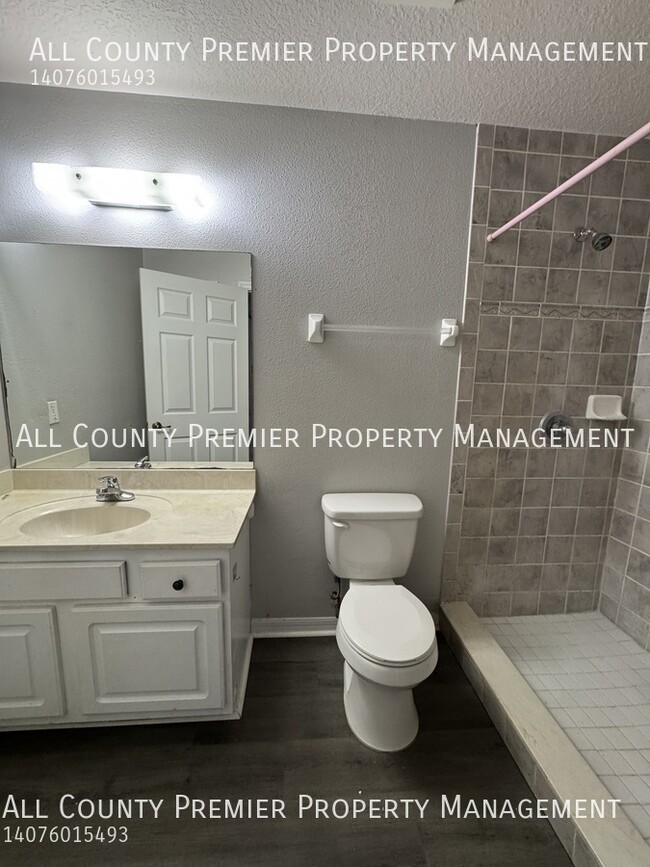 Building Photo - 2911 SE 52nd Ave