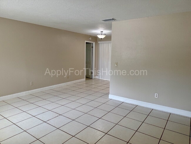 Building Photo - Single Family Home - Carrollwood Area