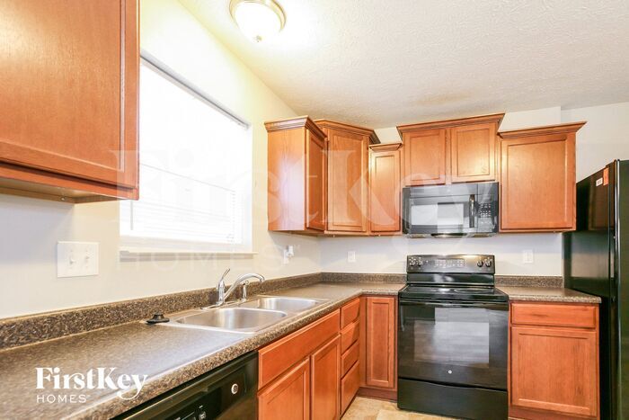 Building Photo - 15193 Silvercharm Dr