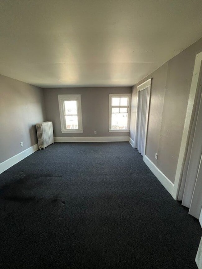 Building Photo - 3 bedroom 1 bathroom