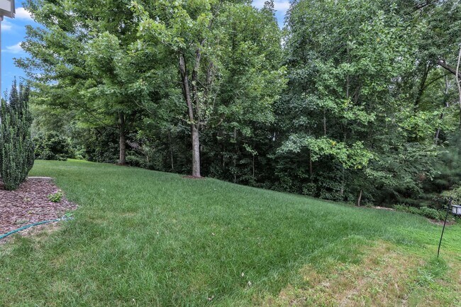 Building Photo - 3 Bedroom Home in Austin Creek! 2 Car Gara...