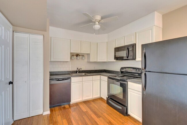 Building Photo - 2716 Gatewood Cir