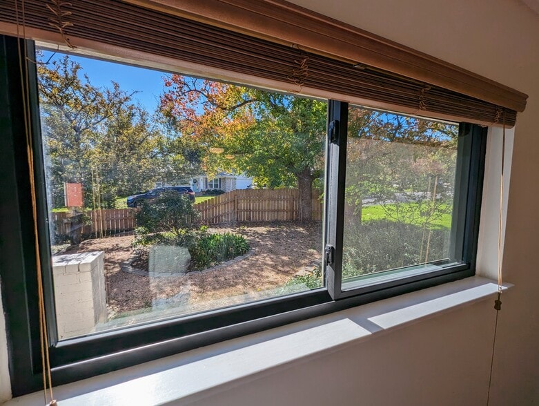 Building Photo - 504 Long Bow Ln