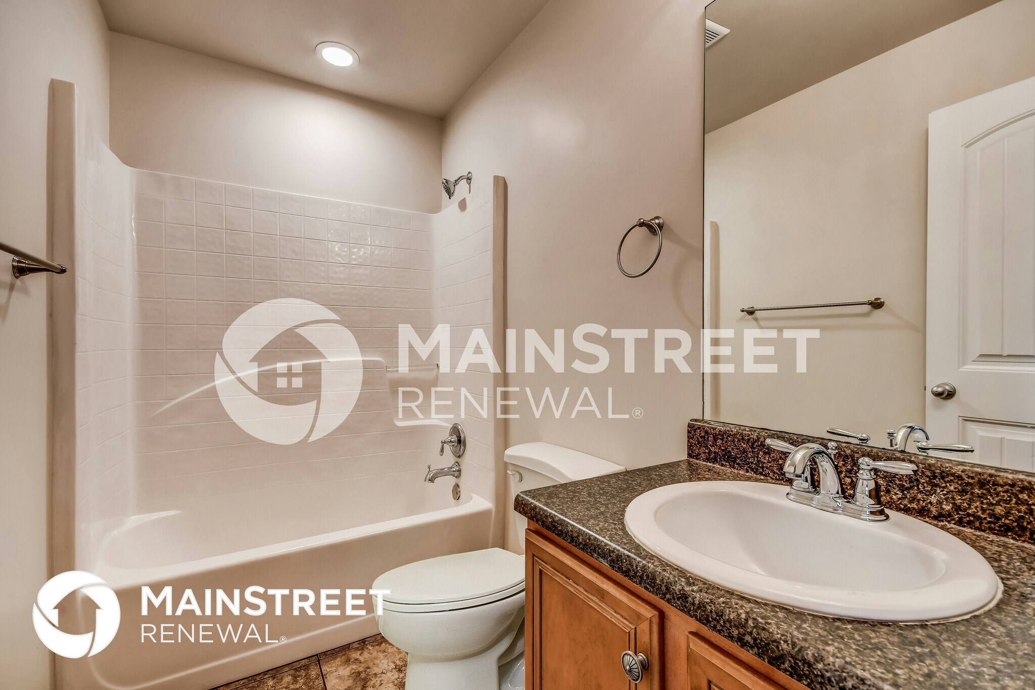 Building Photo - 6672 Woodford Ln