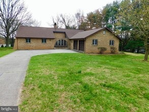 Building Photo - HAVRE DE GRACE - RANCHER WITH GARAGE