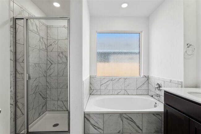 Building Photo - 625 Waterway Ave