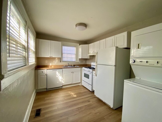 Interior Photo - Spanish Oaks Apartment