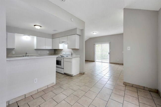 Building Photo - 6110 W Mt Houston Rd