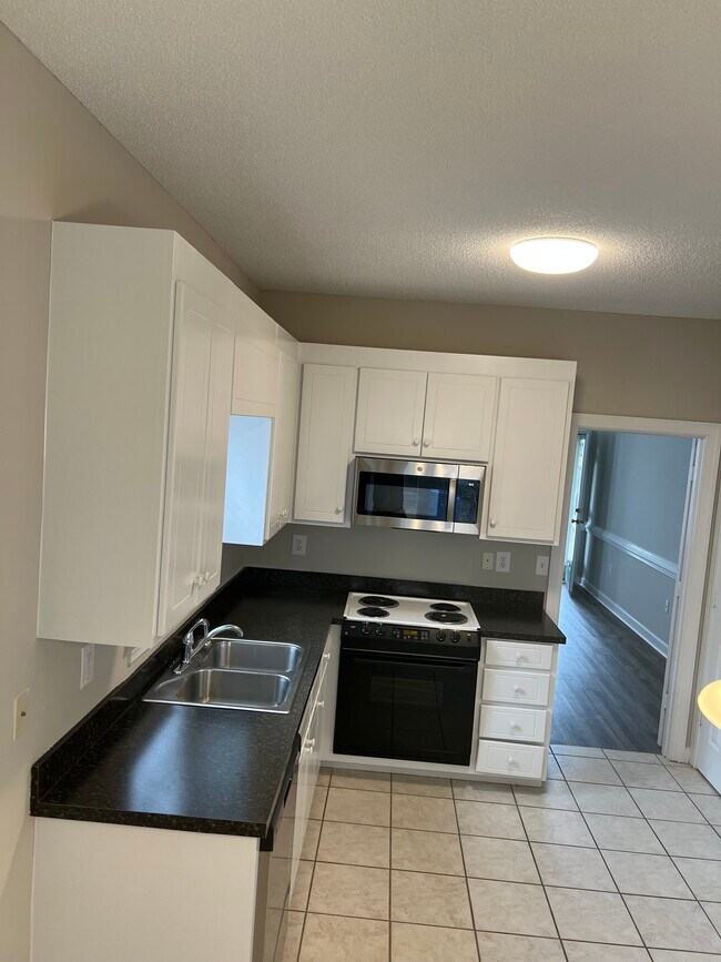 Building Photo - 3308 Whitlock Dr N