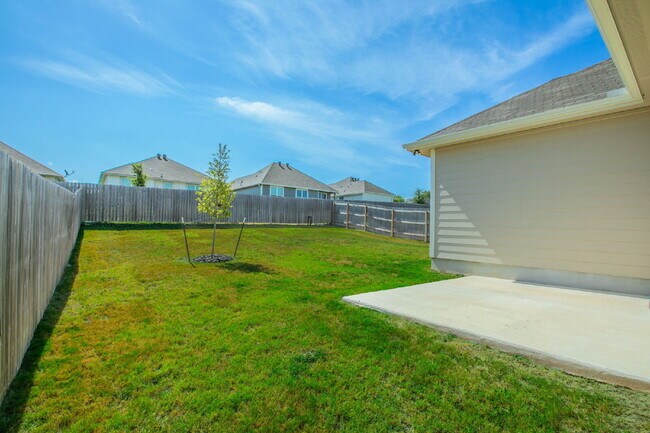 Building Photo - Welcome Home to Modern Comfort in Troy, TX!
