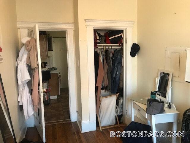 Building Photo - 447 Park Dr