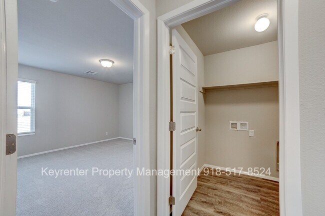 Building Photo - Beautiful 3 Bedroom, 2 Bath Recently Built Home in BA