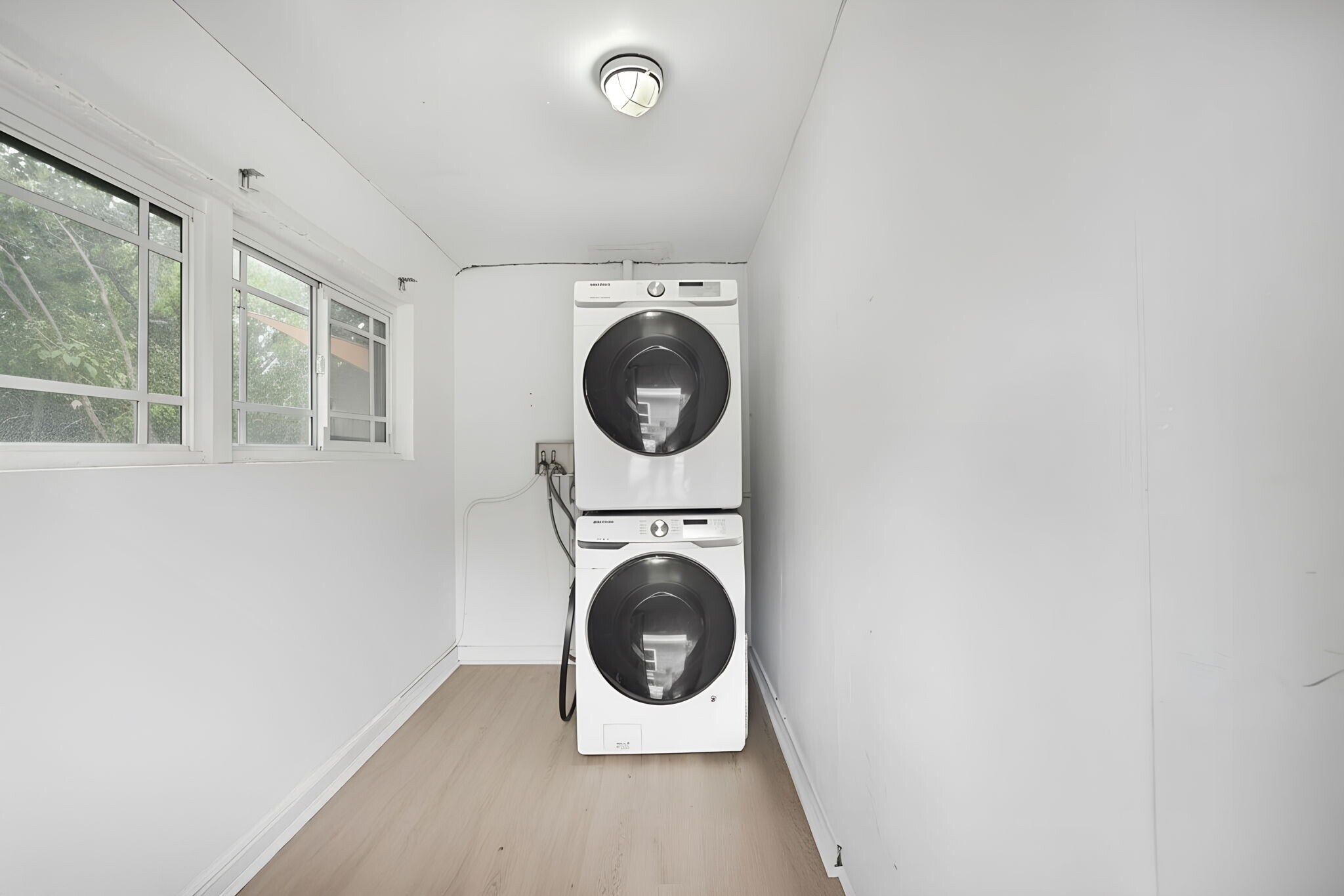 Building Photo - 150 NE 50th Ter