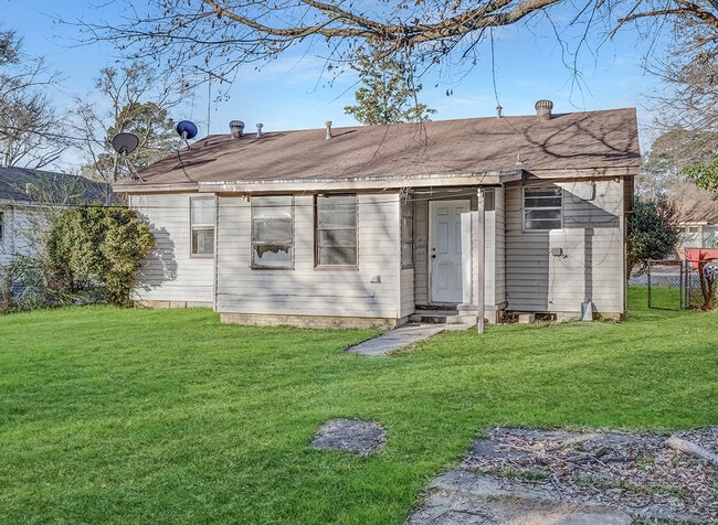 Building Photo - 4212 Elizabeth St