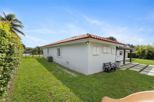 Building Photo - Winged Foot Drive, Hialeah, FL 33015 - 4 BR 3 BA house