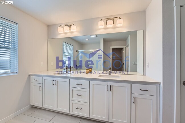 Building Photo - 12935 SW Tabor Ter