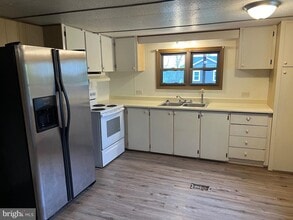 Building Photo - 107 Sawmill Ct