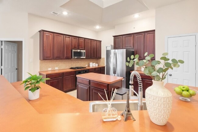 Building Photo - 13415 Highland Park Ct