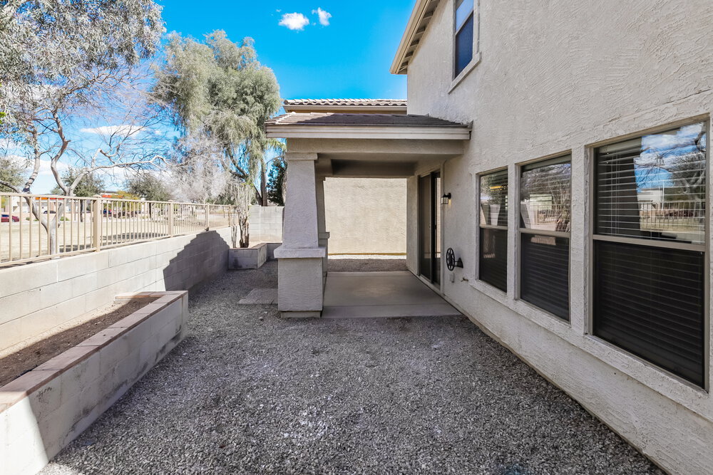 Building Photo - 21160 E Munoz St