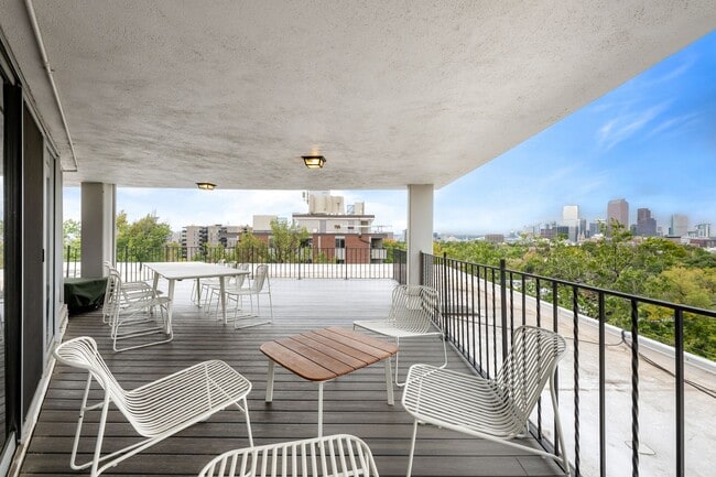 Primary Photo - Gorgeous apartment in Cheesman Park!