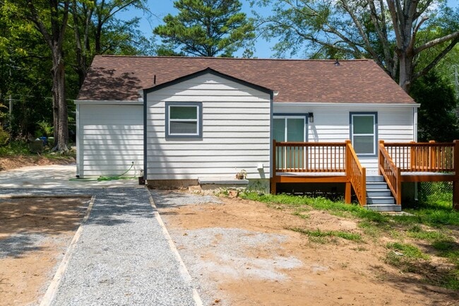 Building Photo - 3822 Bakers Ferry Rd SW