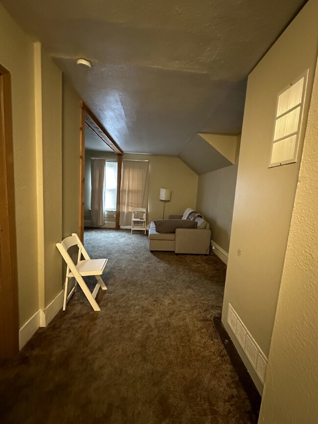 Building Photo - Affordable 3 bedroom upper apartment, perf...