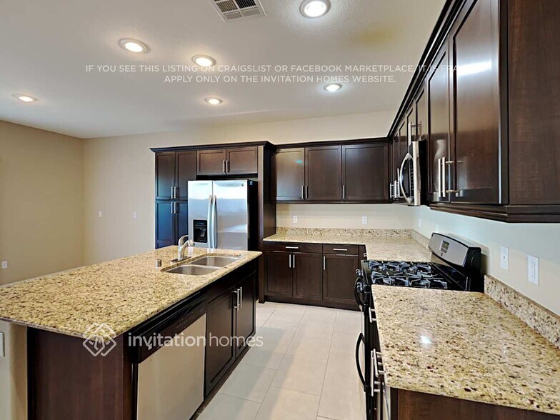 Building Photo - 9148 Domina Royal St