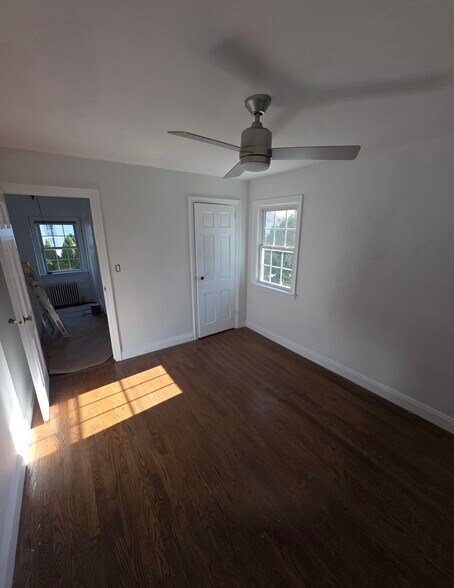 Building Photo - 11 Lawrence Ave