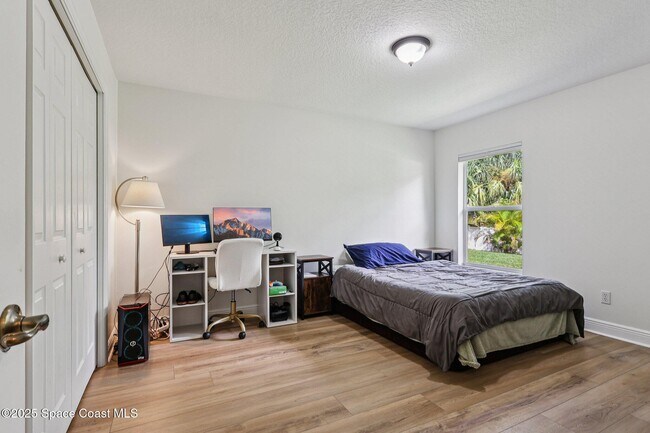 Building Photo - 2051 Thornwood Dr SE
