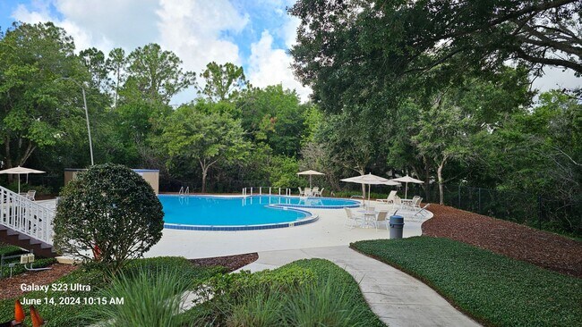 Building Photo - Spacious 4 Bedroom Home in Breakaway Trail...