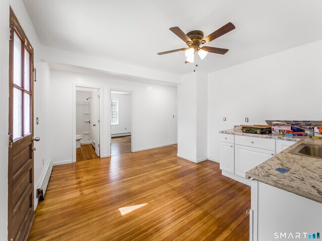 Building Photo - 31 Loveland St