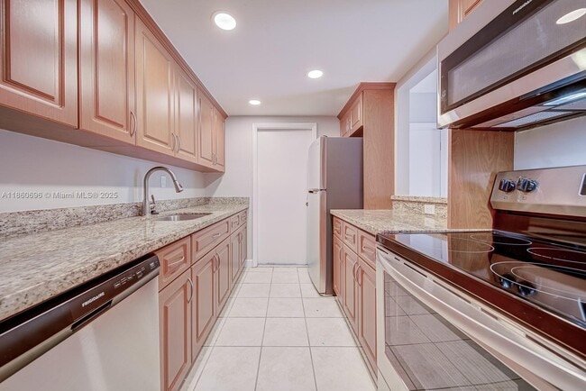 Primary Photo - 13872 SW 90th Ave