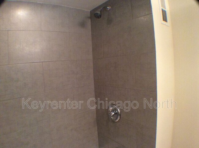 Building Photo - 6052 N Mozart St